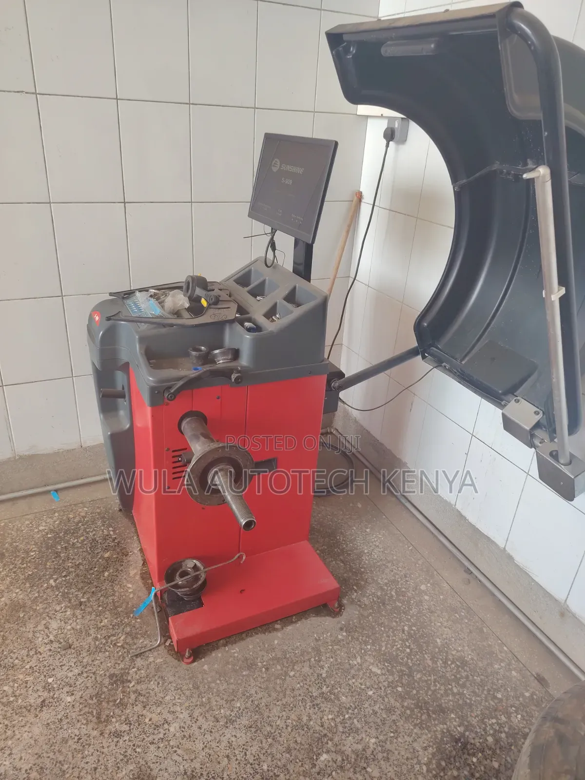 Fast Balancing Cycle Heavy Duty Wheel Balancer S909 Sunshine Italy