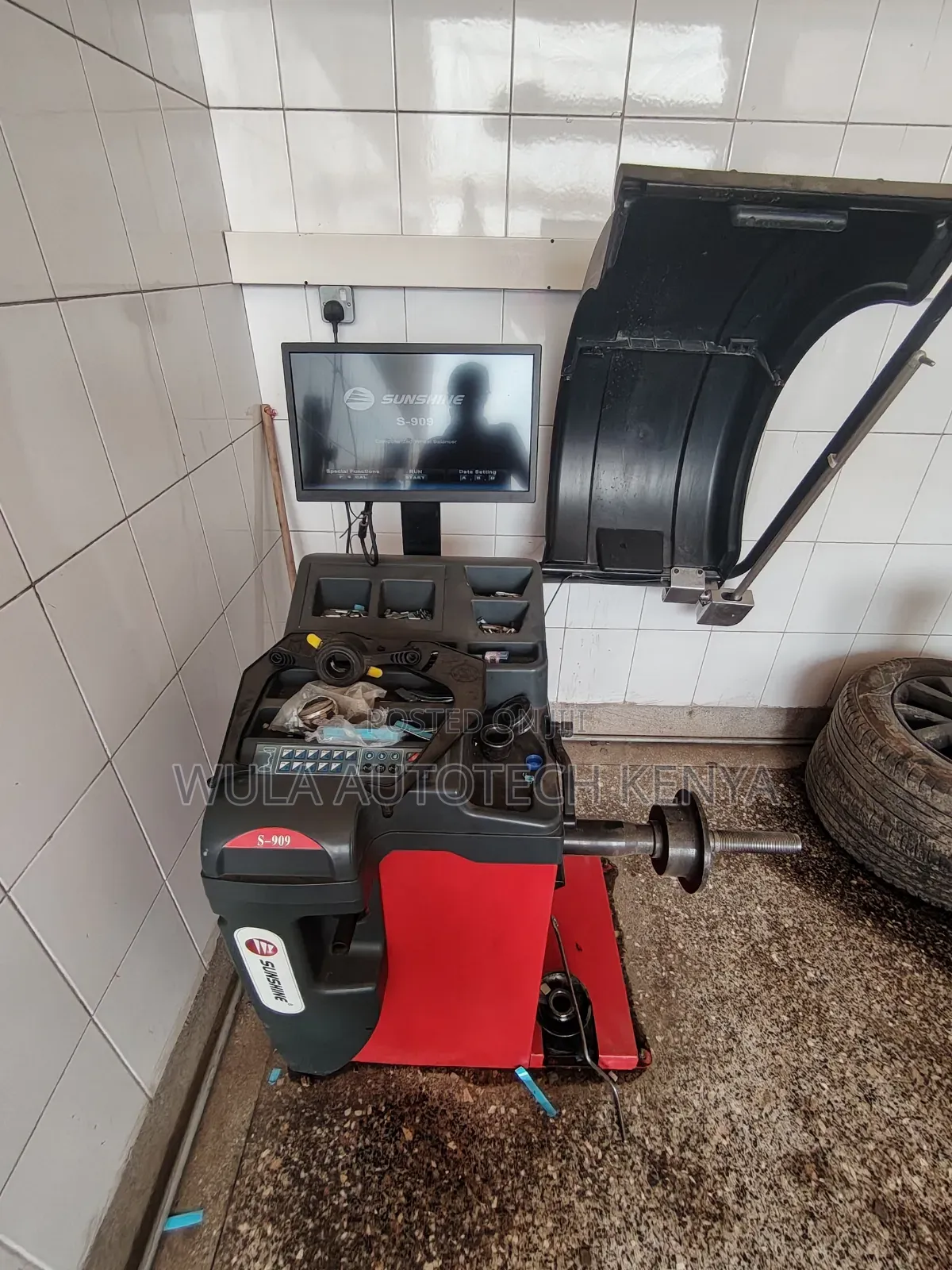 Durable Cabinet Construction Heavy Duty Wheel Balancer S909 Sunshine
