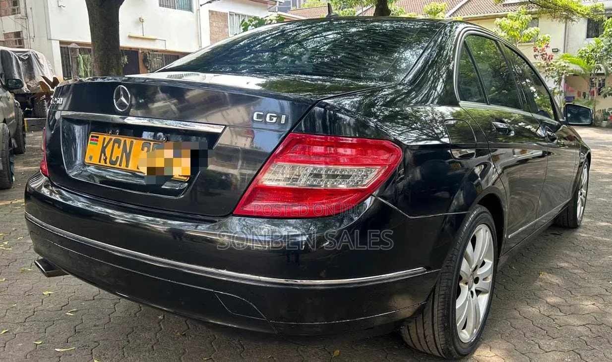 Mercedes-Benz C250 2011 Black