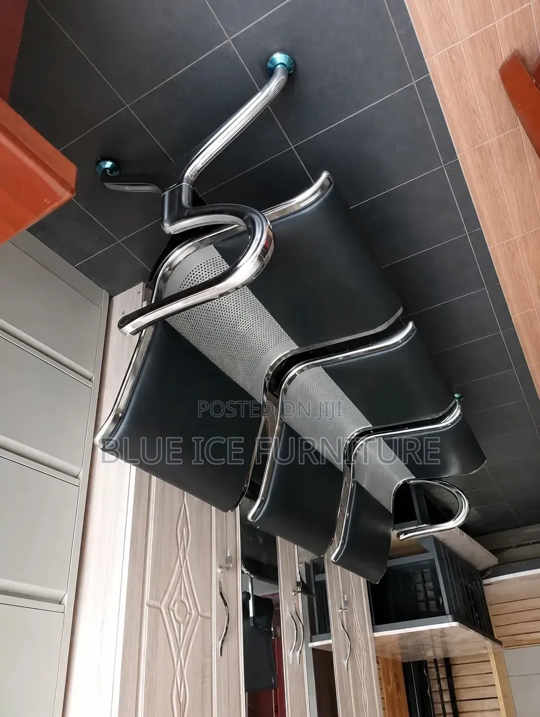 Office 3 Seater Waiting Chair With Chrome Frame