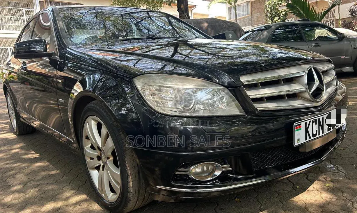 Mercedes-Benz C250 2011 Black