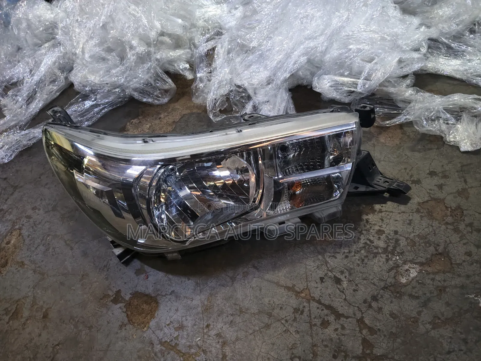 Headlight Hilux Vigo