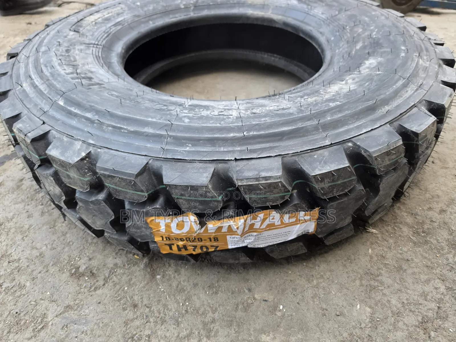 1000r20 Townhall Tires (Diff) Commercial.