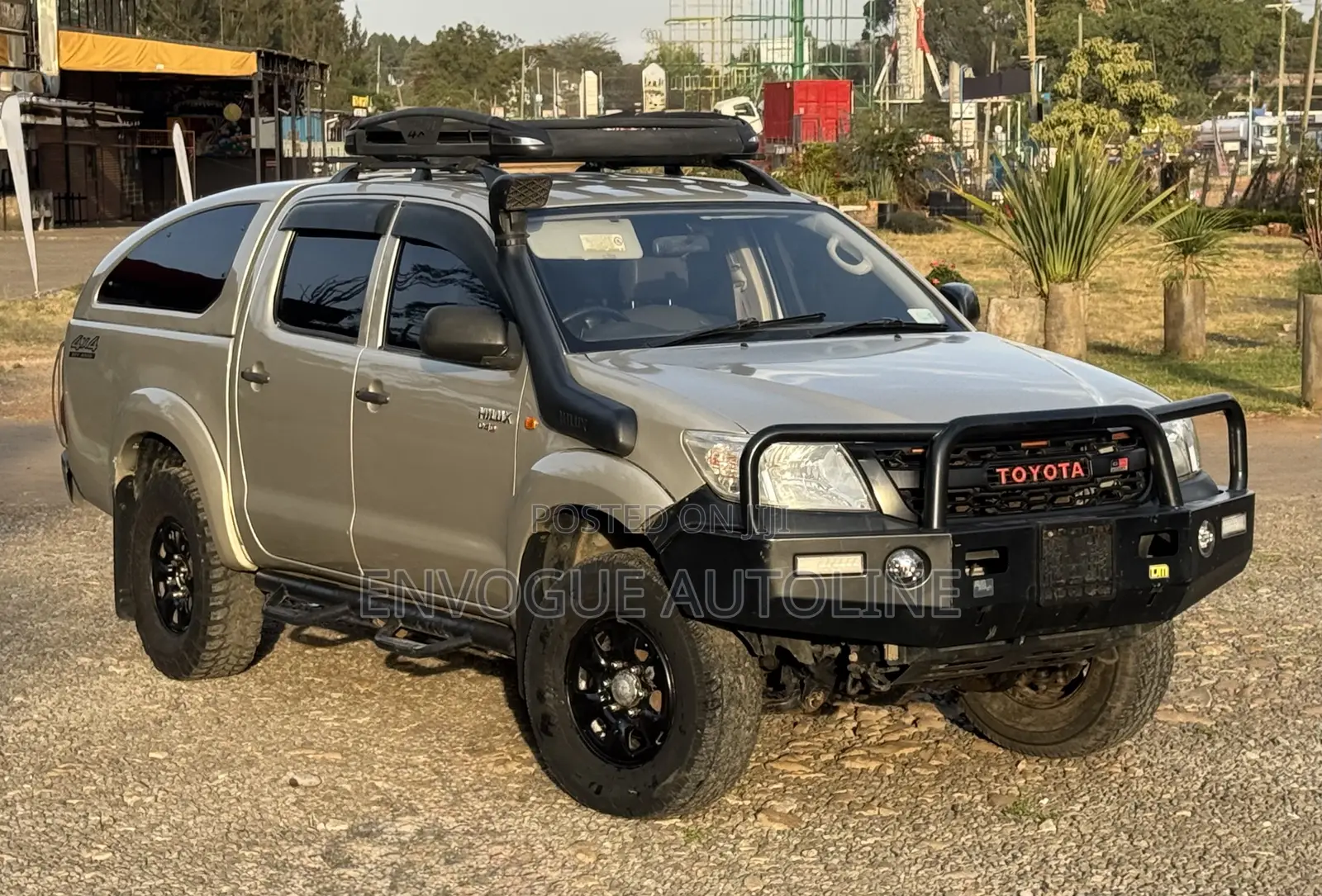 Toyota Hilux 2011 Gold