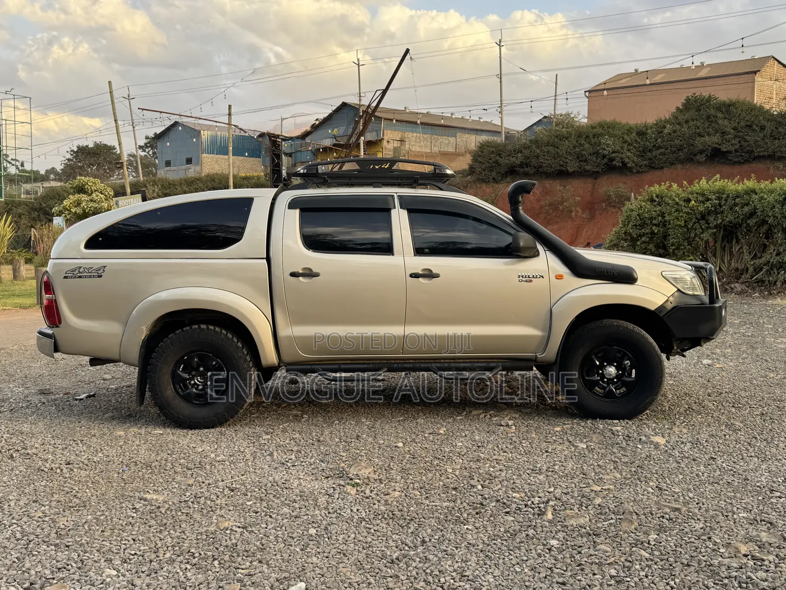 Toyota Hilux 2011 Gold