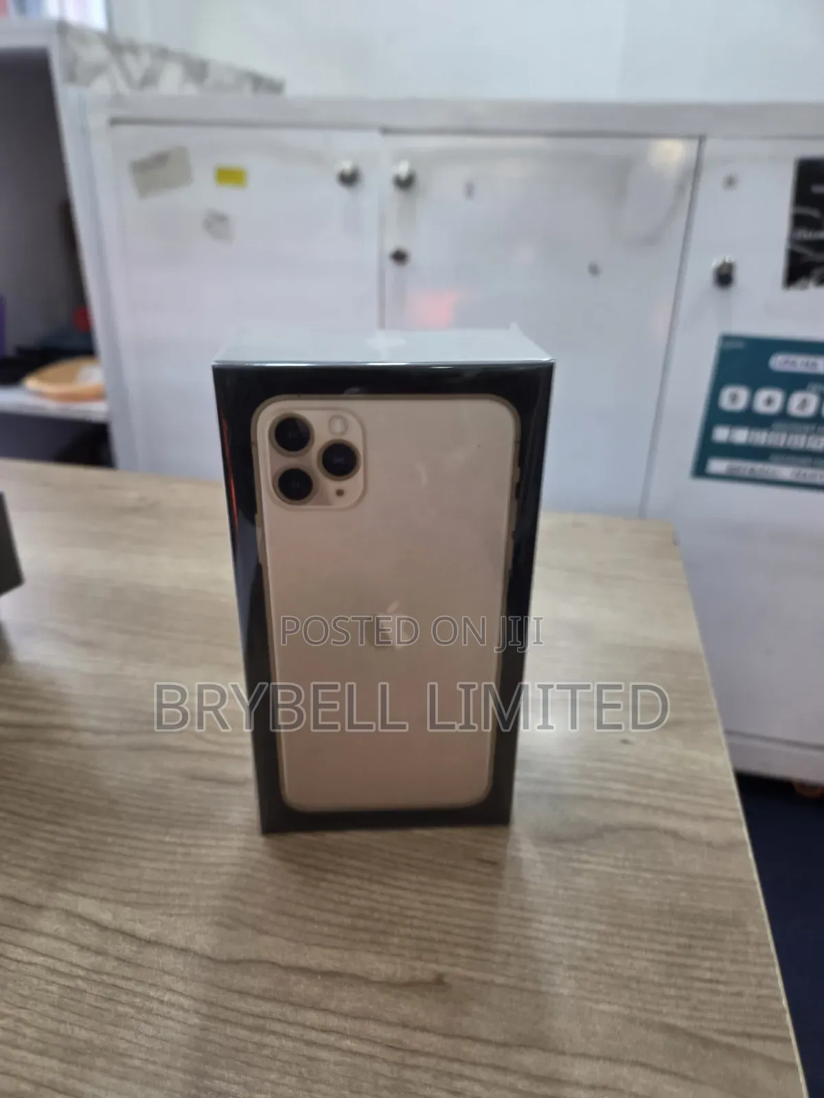 New Apple iPhone 11 Pro Max 256 GB Black