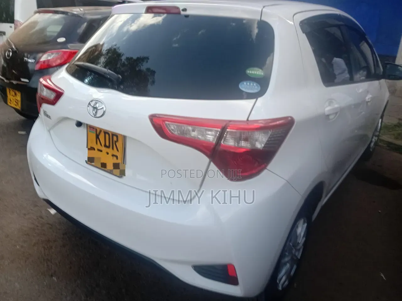 Toyota Vitz 2017 Pearl