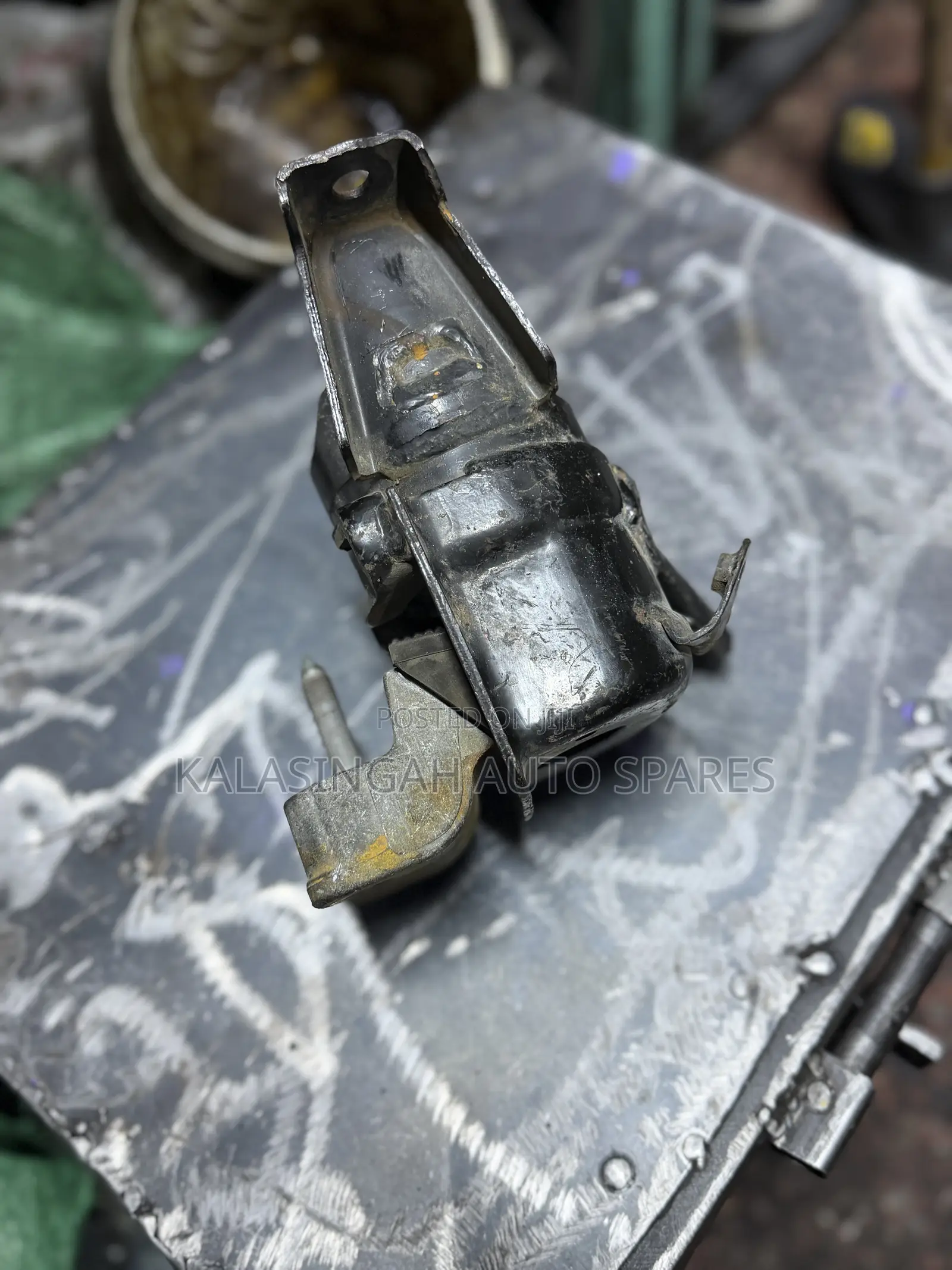 2zR Engine Mounting for Premio