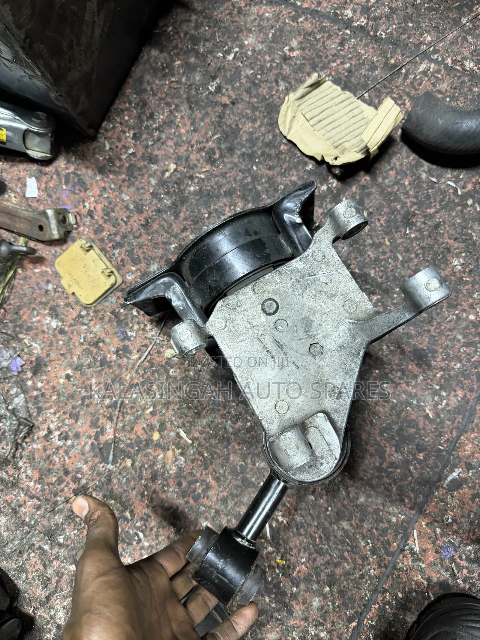 Nissan Sylphy Engine Mounting Sail