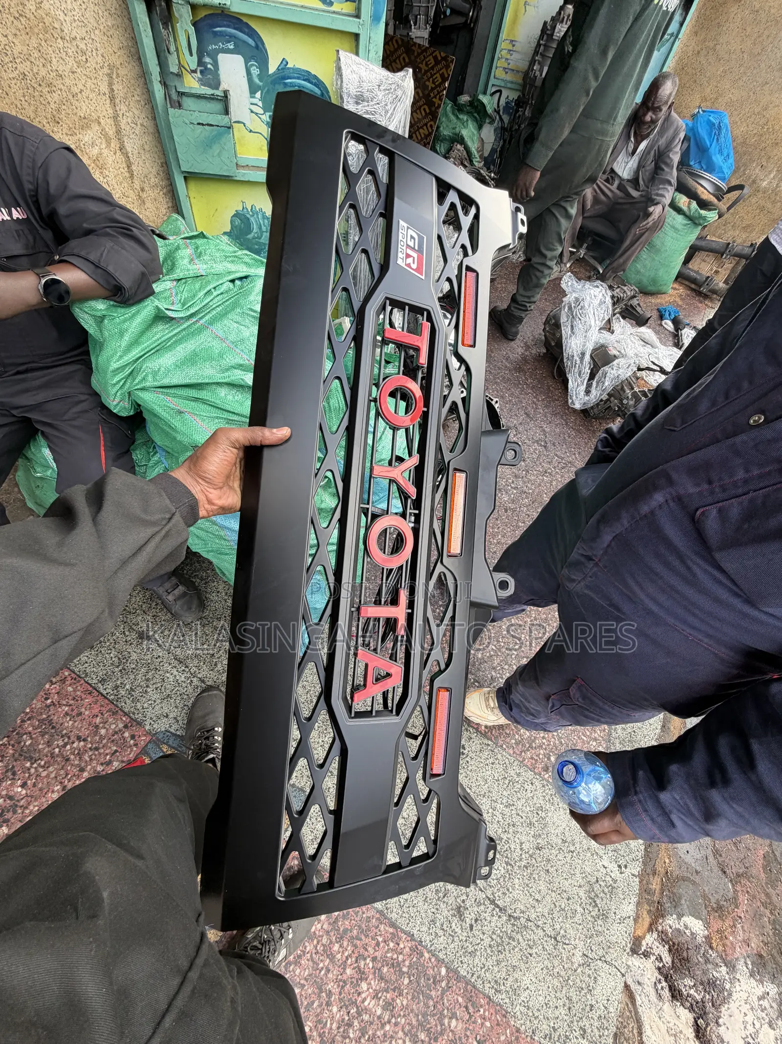 Hiace 7l Aftermarket Front Grill