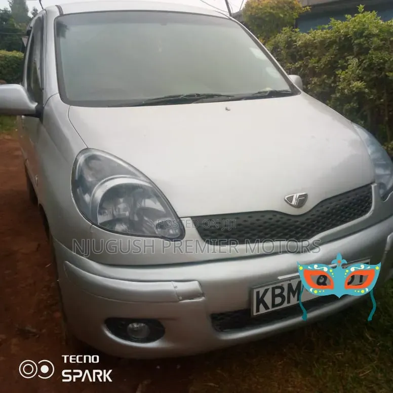 Toyota Fun Cargo 2005 Silver