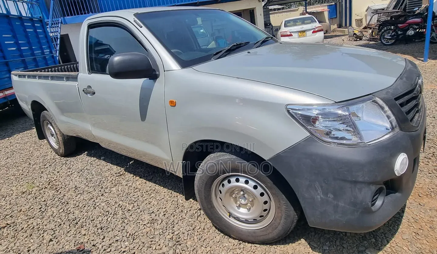 Toyota Hilux 2012 Silver