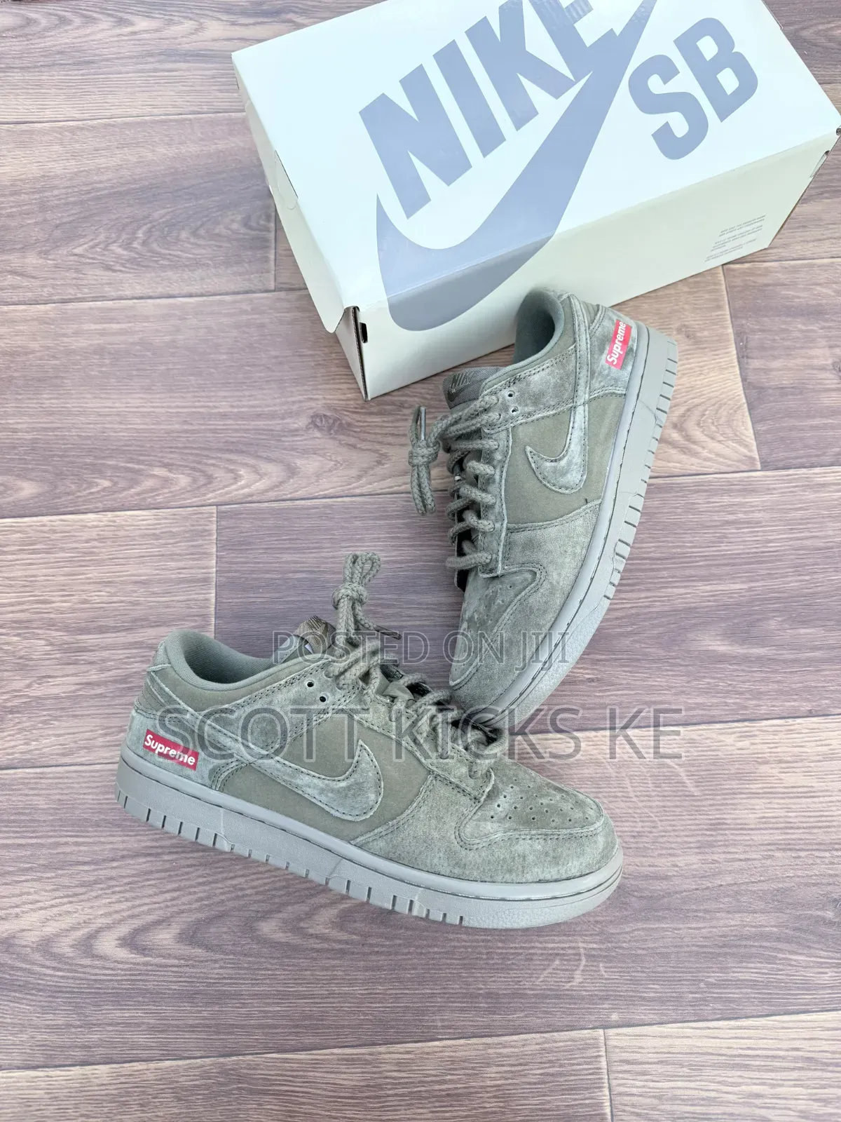 Nike SB Dunk Low X Supreme Olive Green