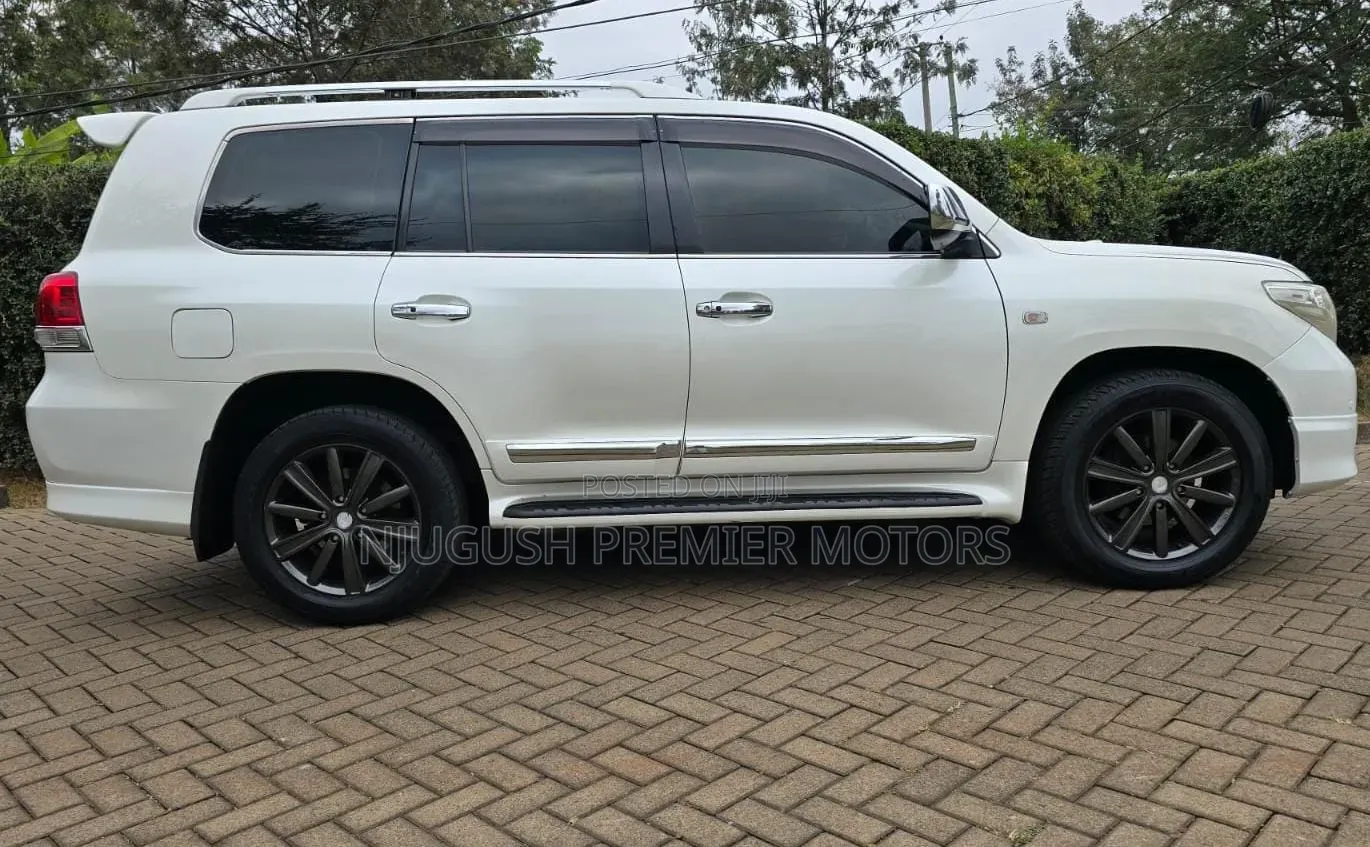 Toyota Land Cruiser 2008 White