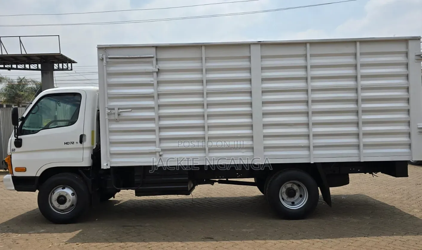 Hyundai Hd 72 2018 White