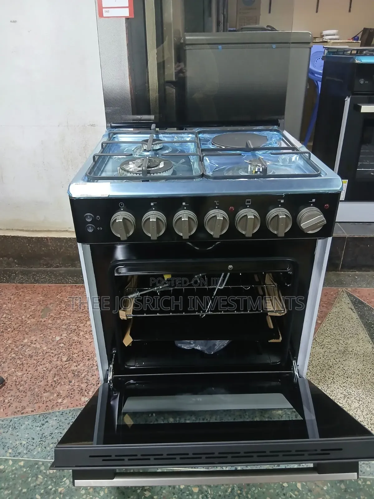 Haier Cooker 3.1 Size 60*60 Has Wok Burner Fan and Gas Leak Detection