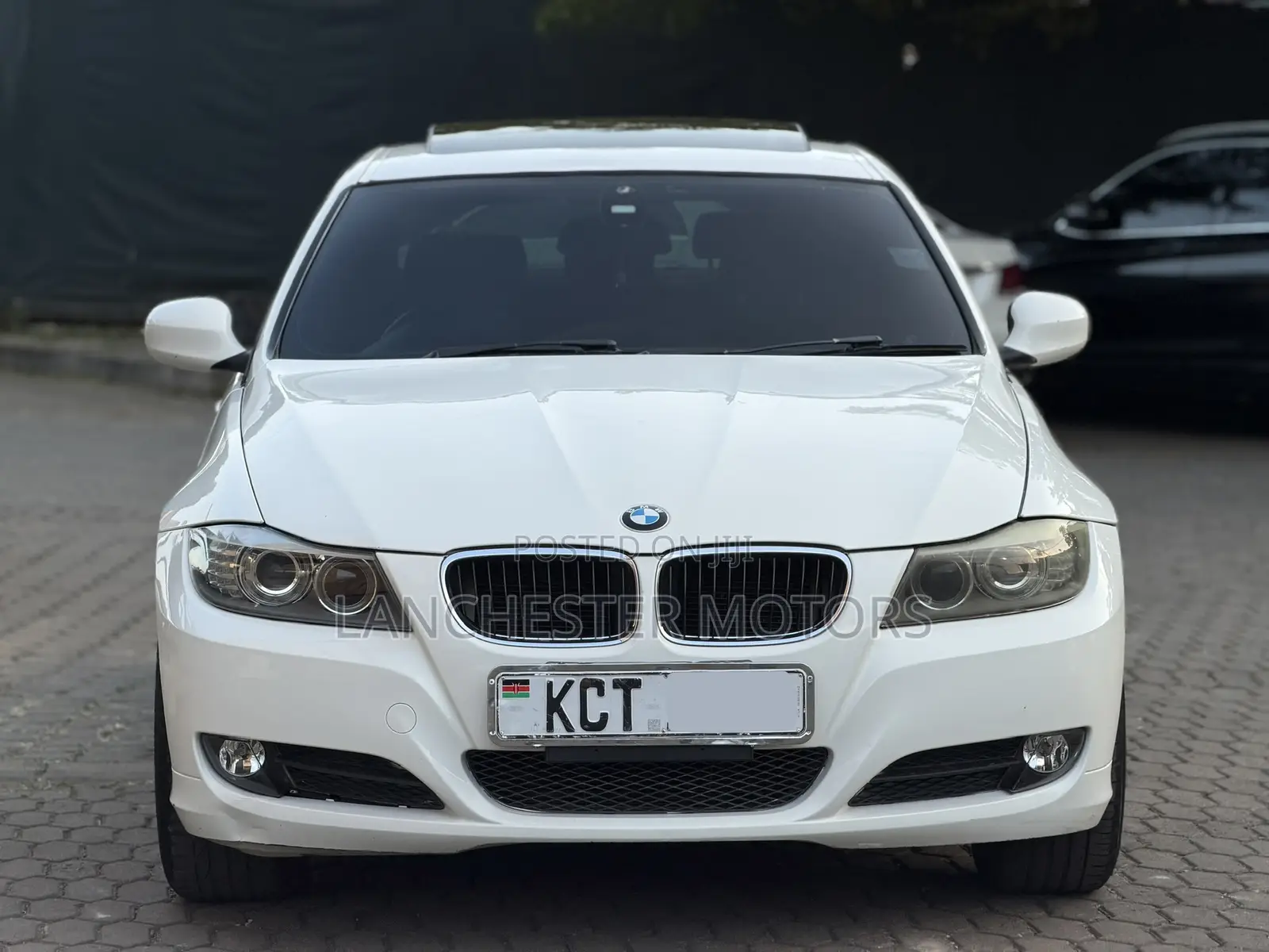 BMW 320i 2011 White