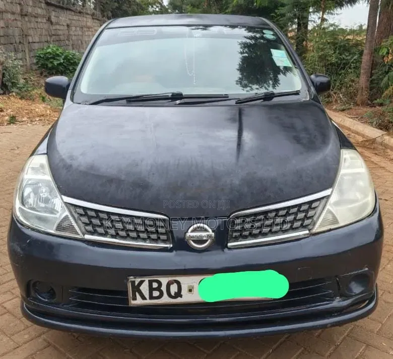Nissan Tiida 2011 Black
