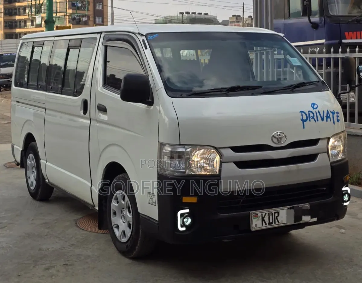 Toyota HiAce 2016 White
