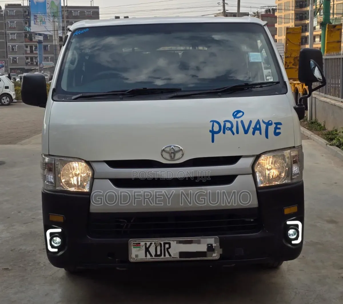 Toyota HiAce 2016 White