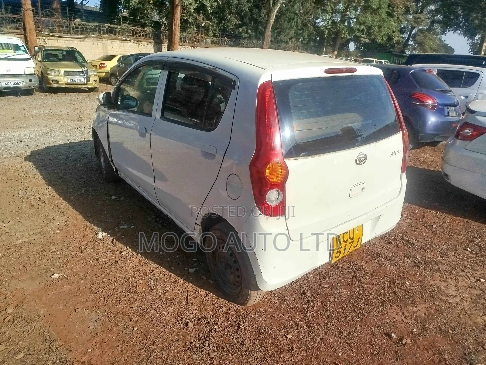 Daihatsu Mira 2011 White