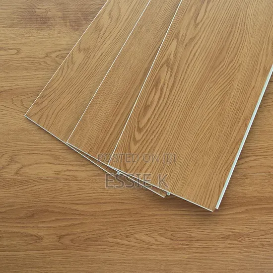 Scratch-Resistant SPC Woodlook Flooring