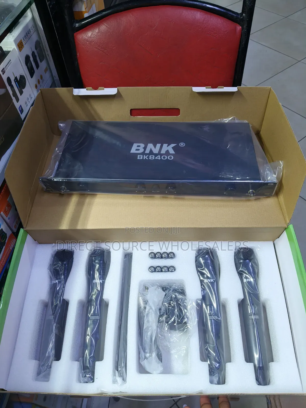 BNK BK8400 4-in-1 Wireless Microphone System