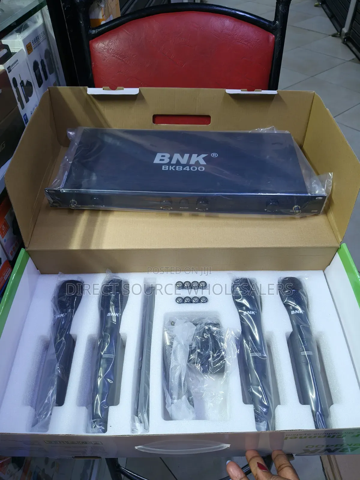 BNK BK8400 UHF Wireless Microphone Set