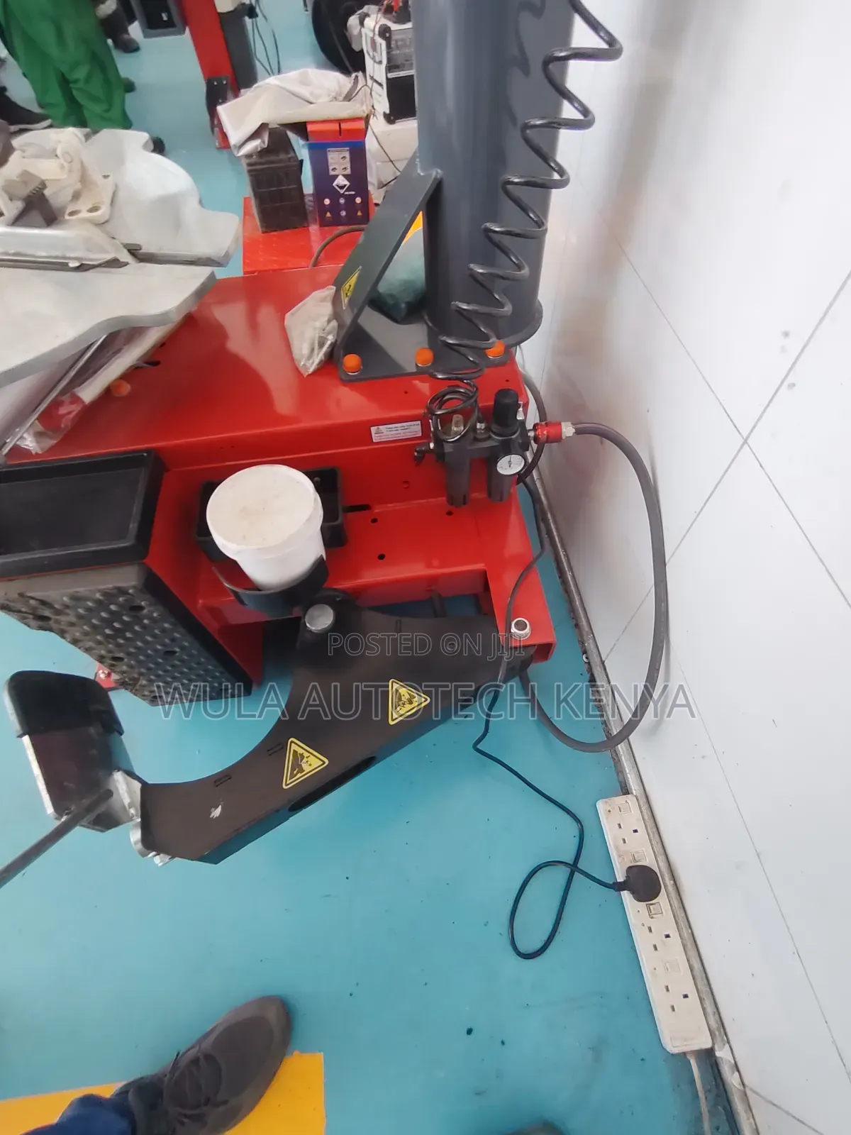 220v and 380V Power Option Tyre Changer STC-768 Sunshine Italy