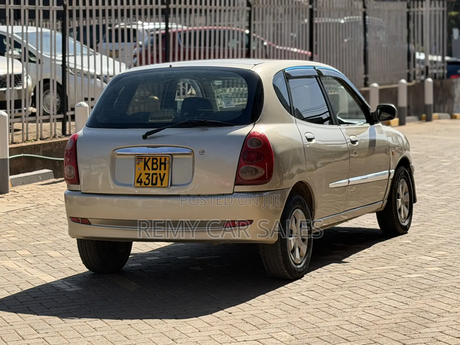 Toyota Duet 2001 Silver