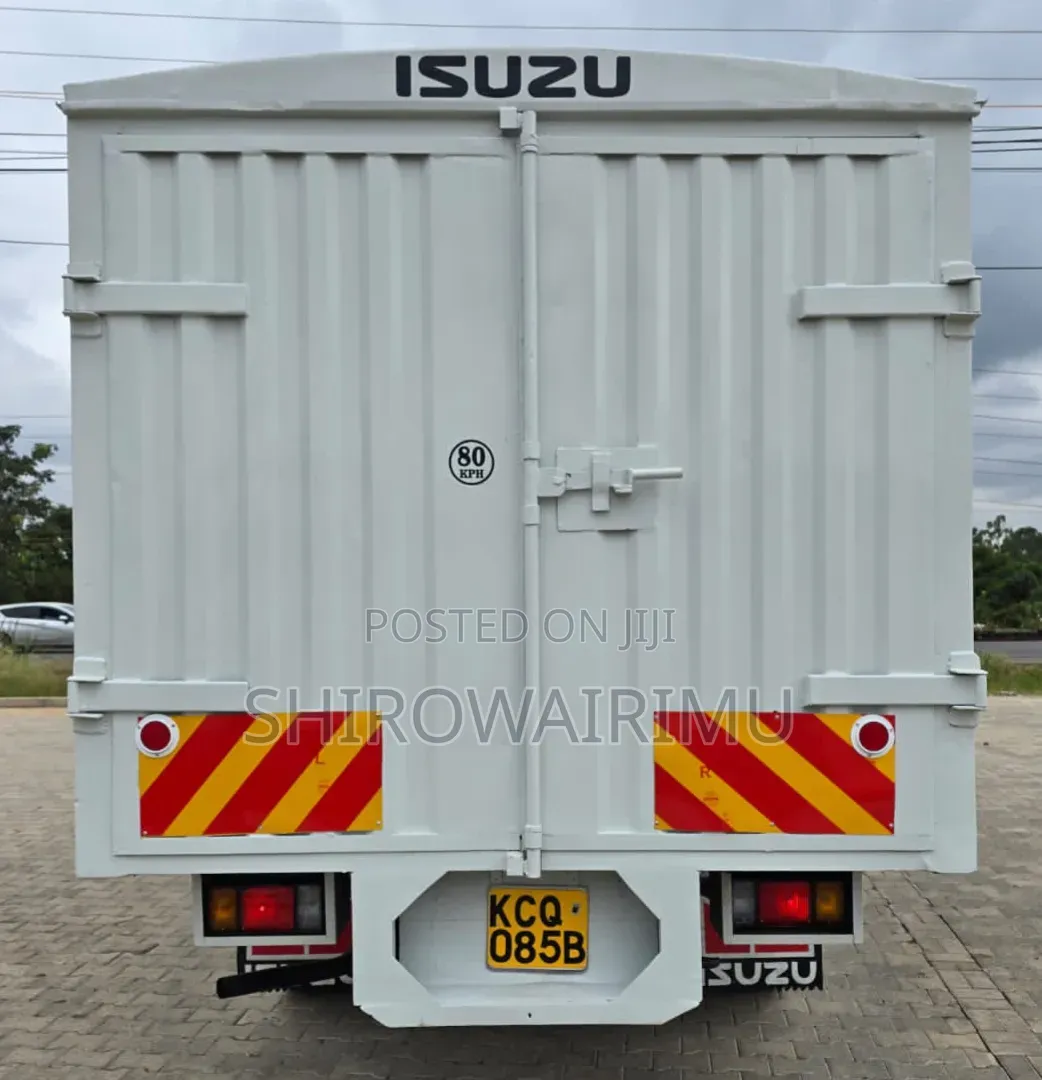 Isuzu NPR 2018 Model