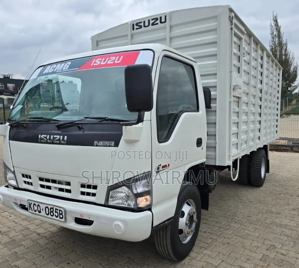 Isuzu NPR 2018 Model