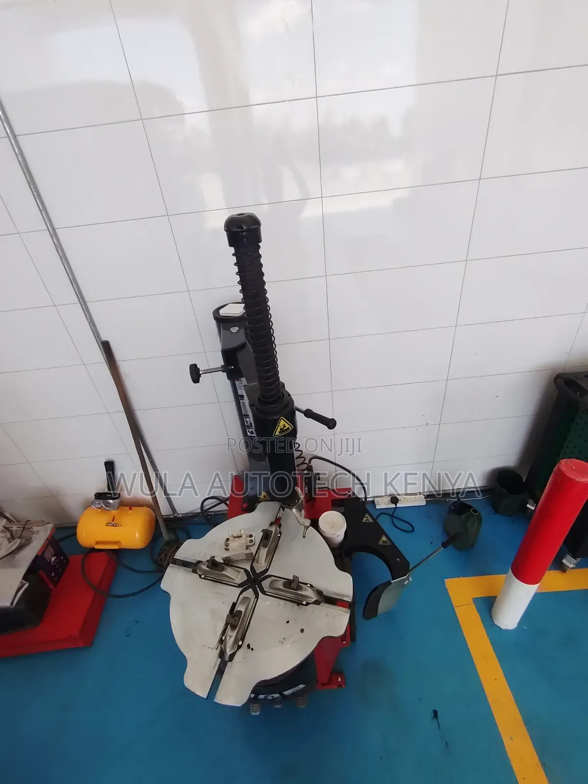 Quick Tyre Removal Heavy Duty and Commercial Sunshine Tyre Changer