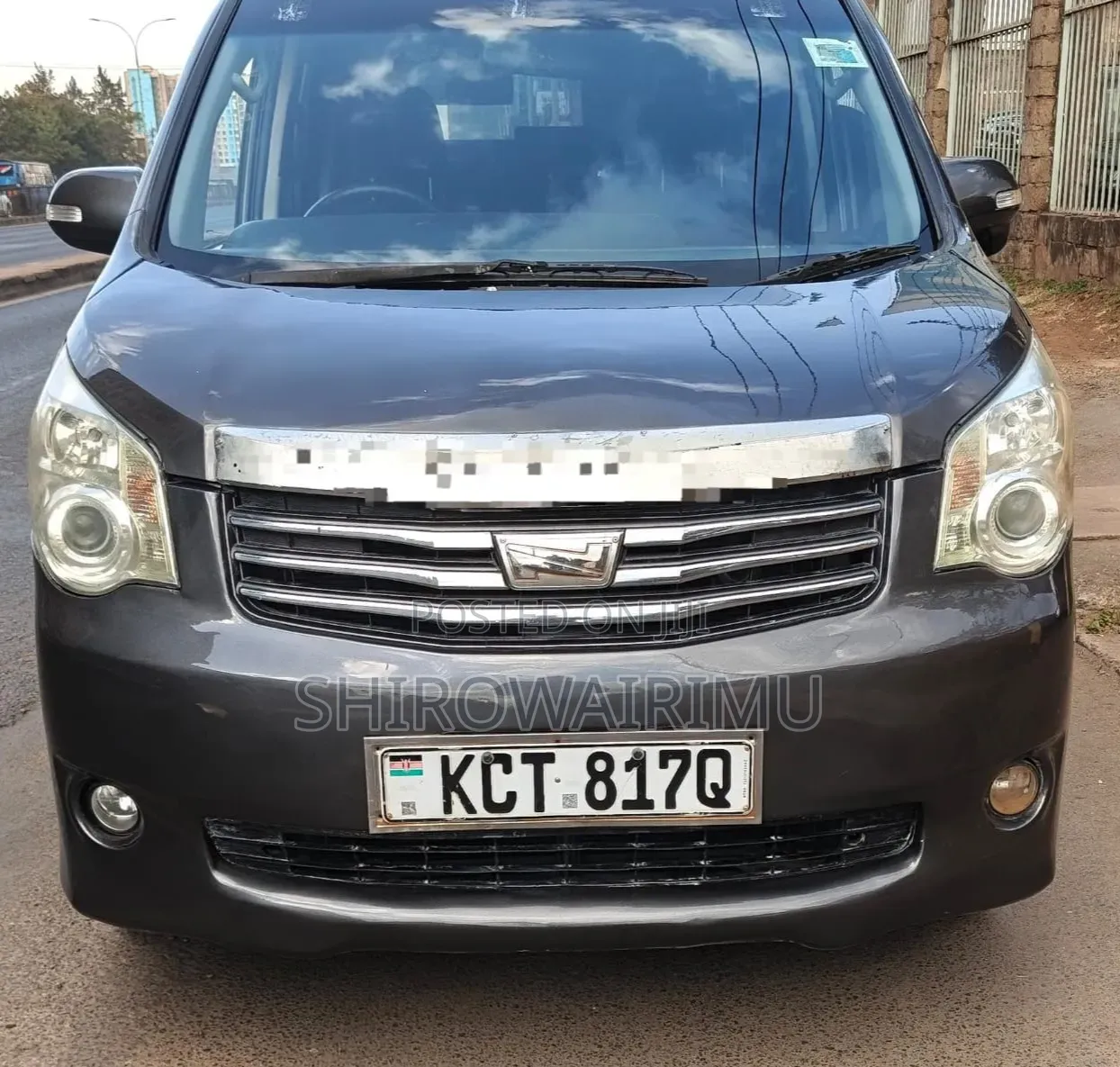 Toyota Noah 2011 Brown