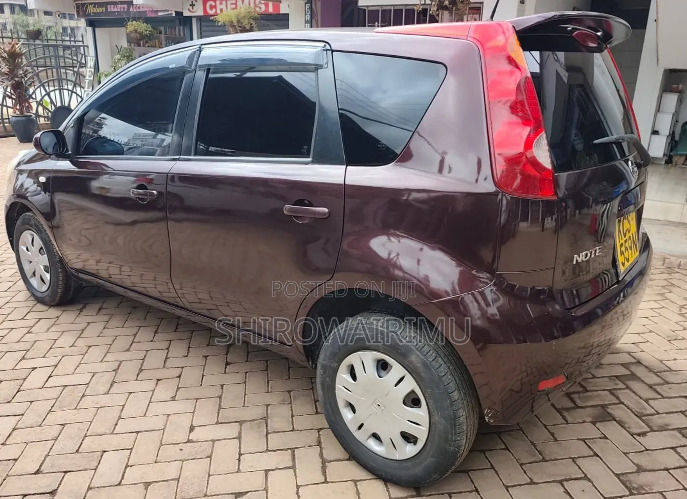 Nissan Note 2011 Maroon
