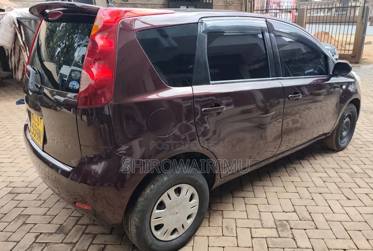 Nissan Note 2011 Maroon