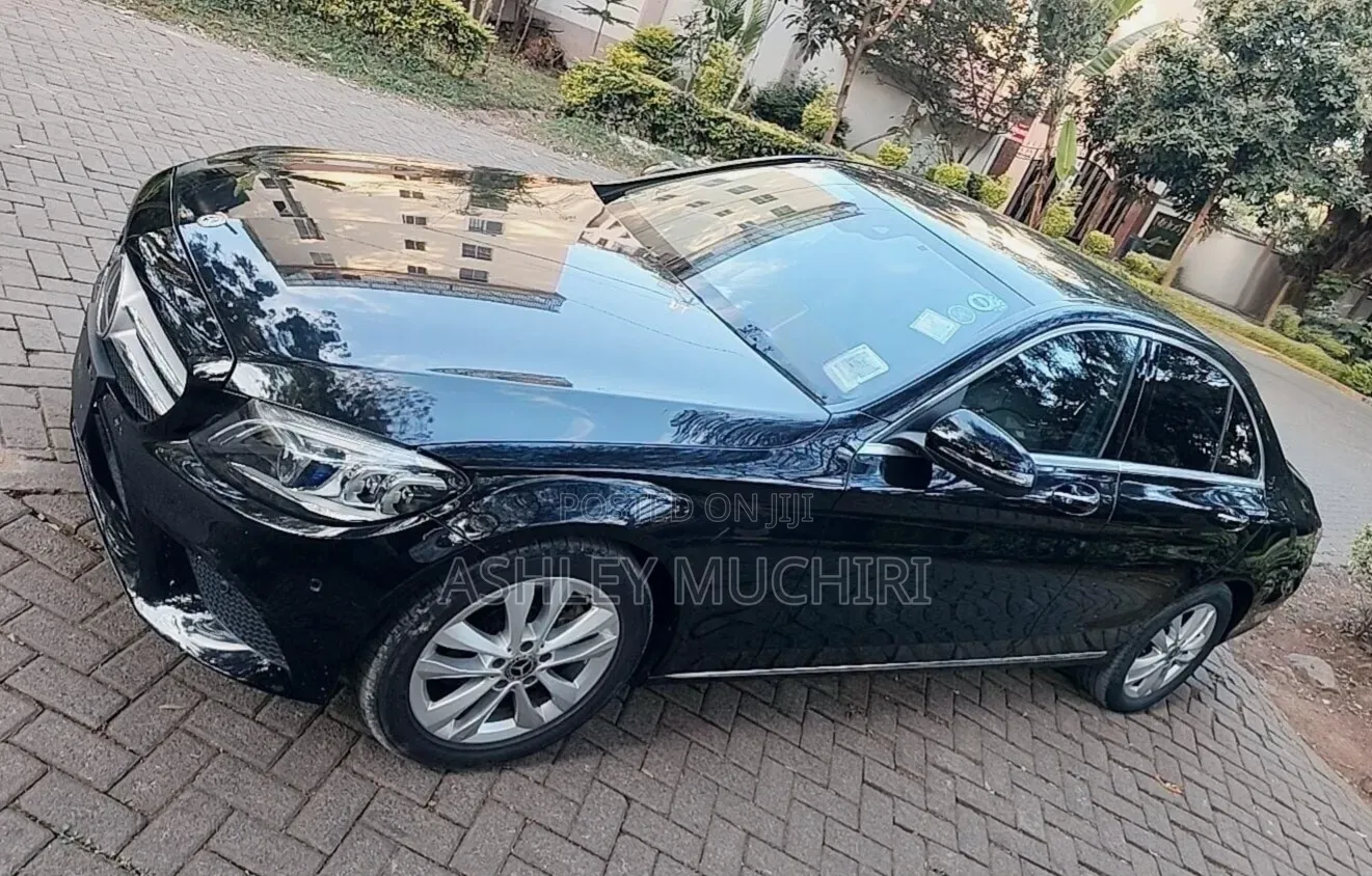 Mercedes-Benz C200 2019 Blue