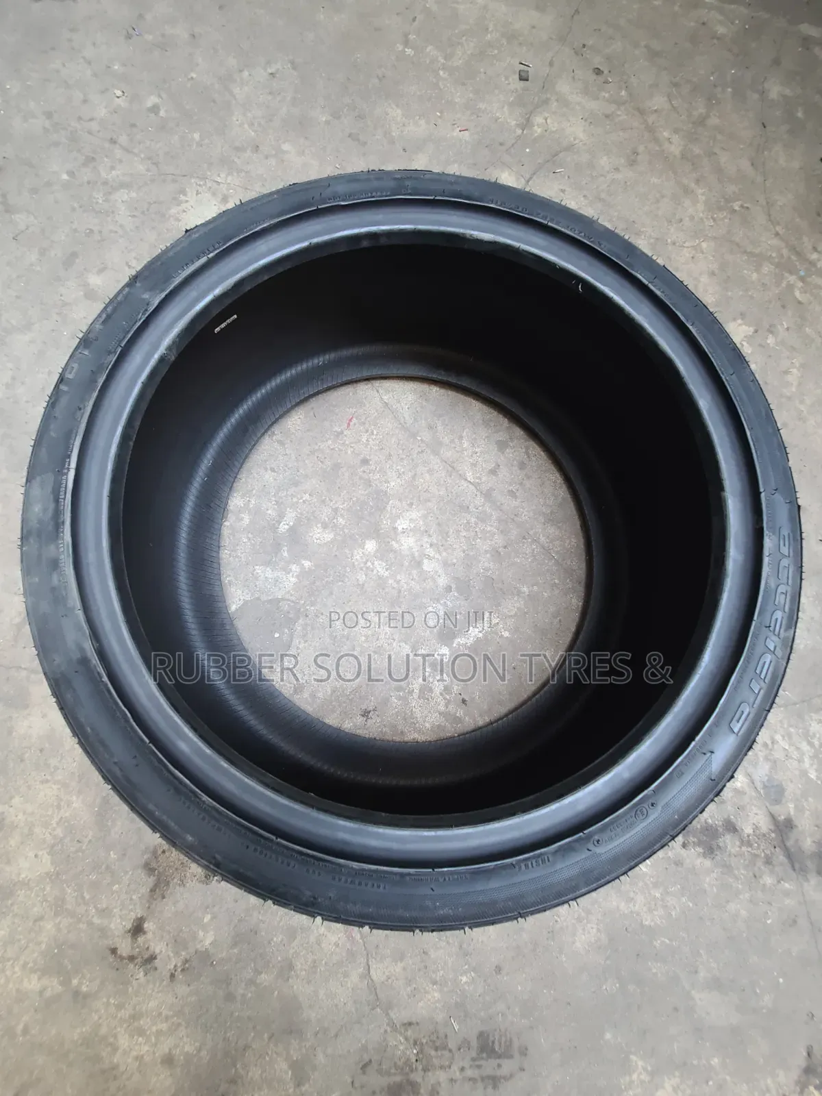 315 /35 R22 ACCELERA TYRES Made in Indonesia