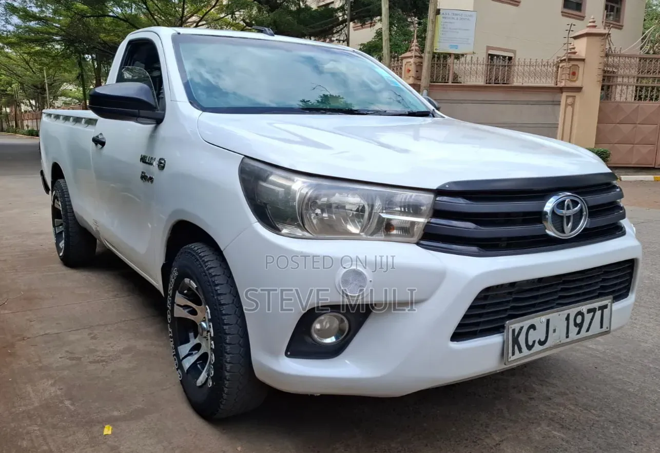 Toyota Hilux 2016 White