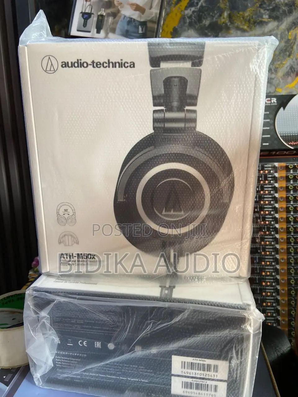 Audio-Technica ATH-M50x Professional Studio Monitor Headphones
