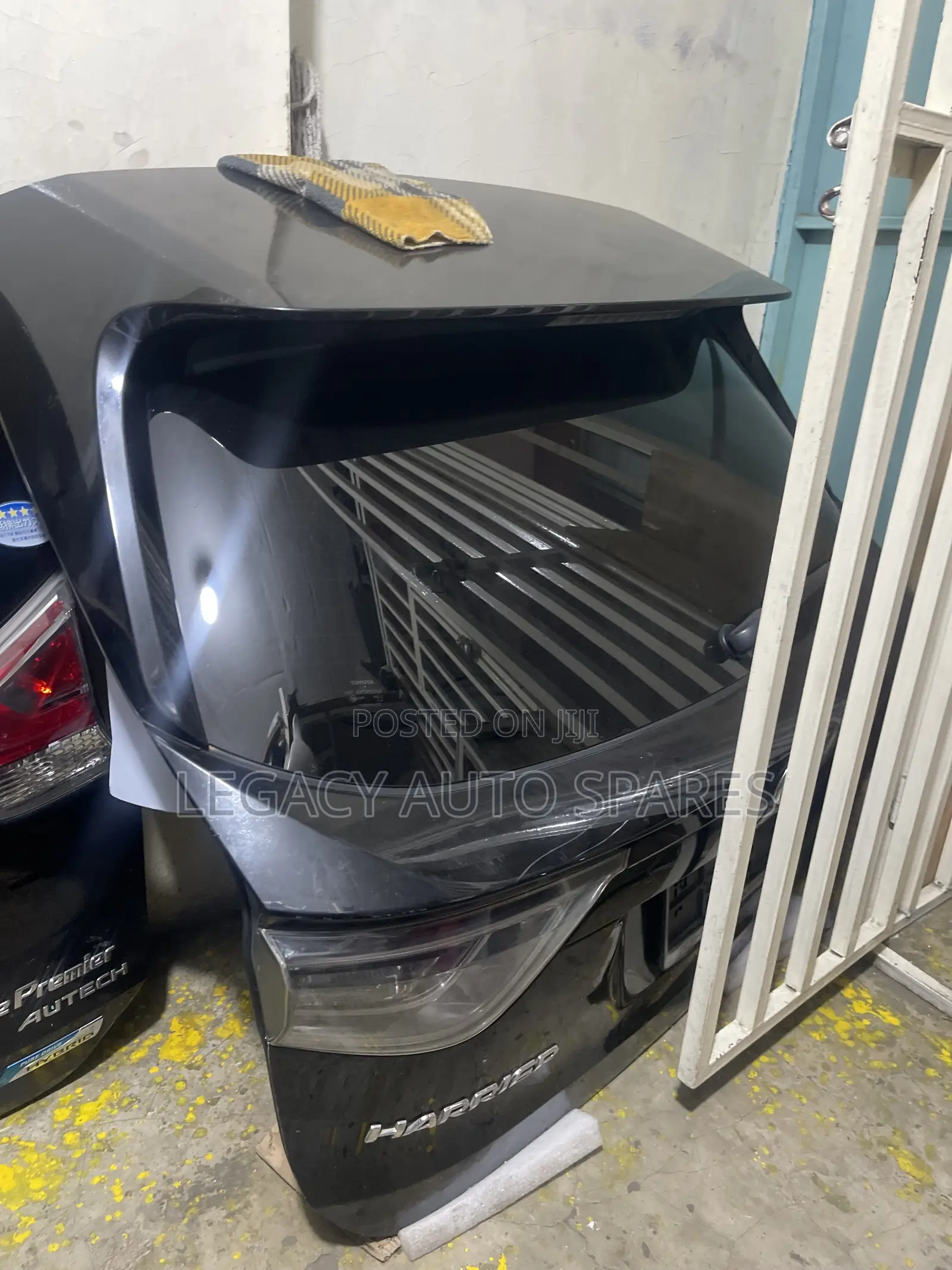 Toyota Harrier 2015 Boot