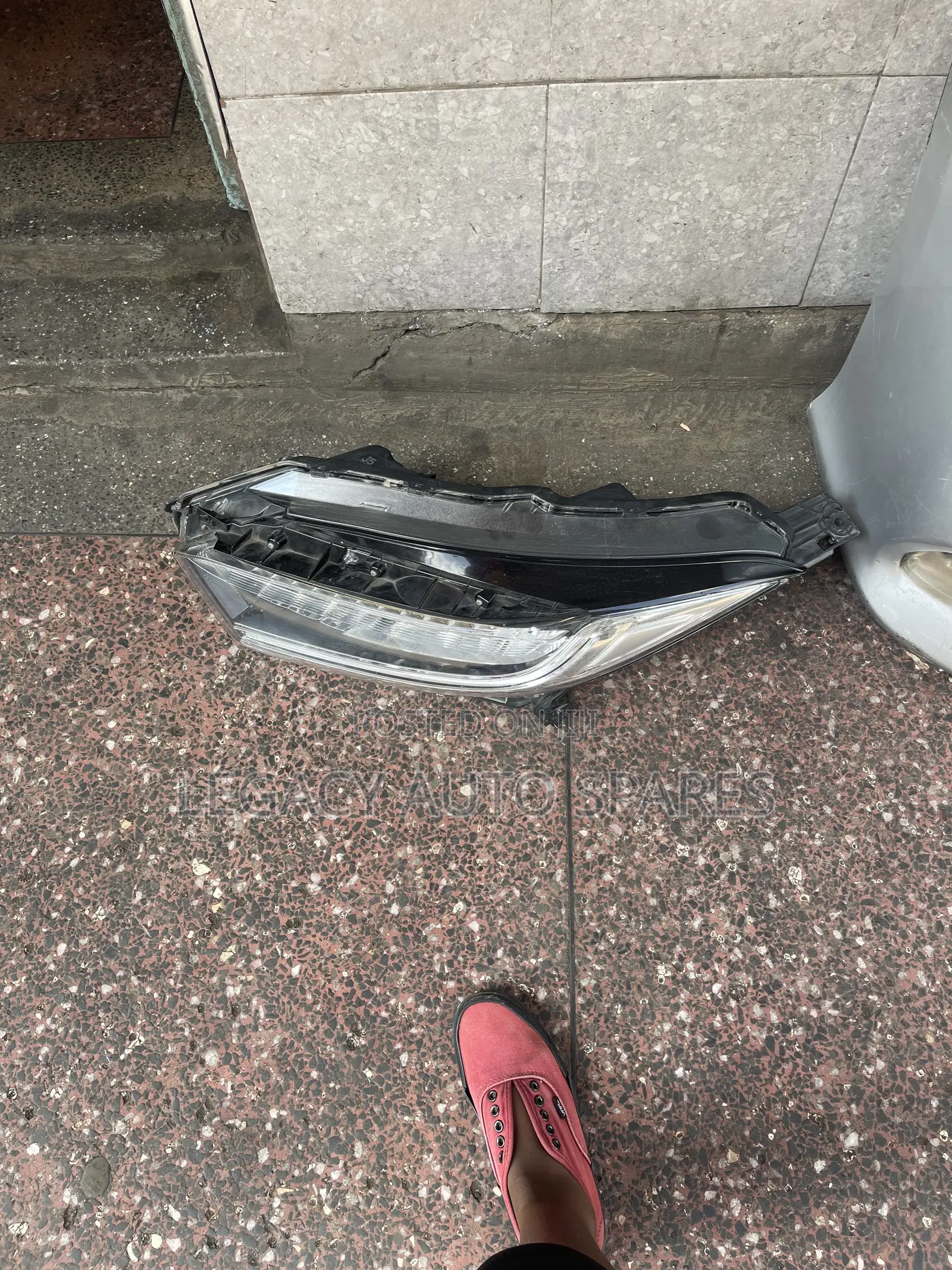Honda Vezel Headlight