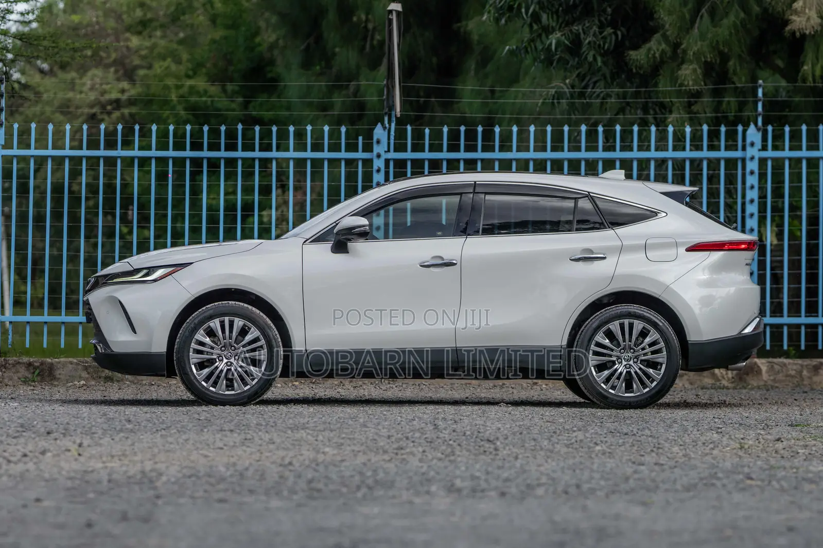 Toyota Harrier 2.5 Hybrid 4WD 2020 White