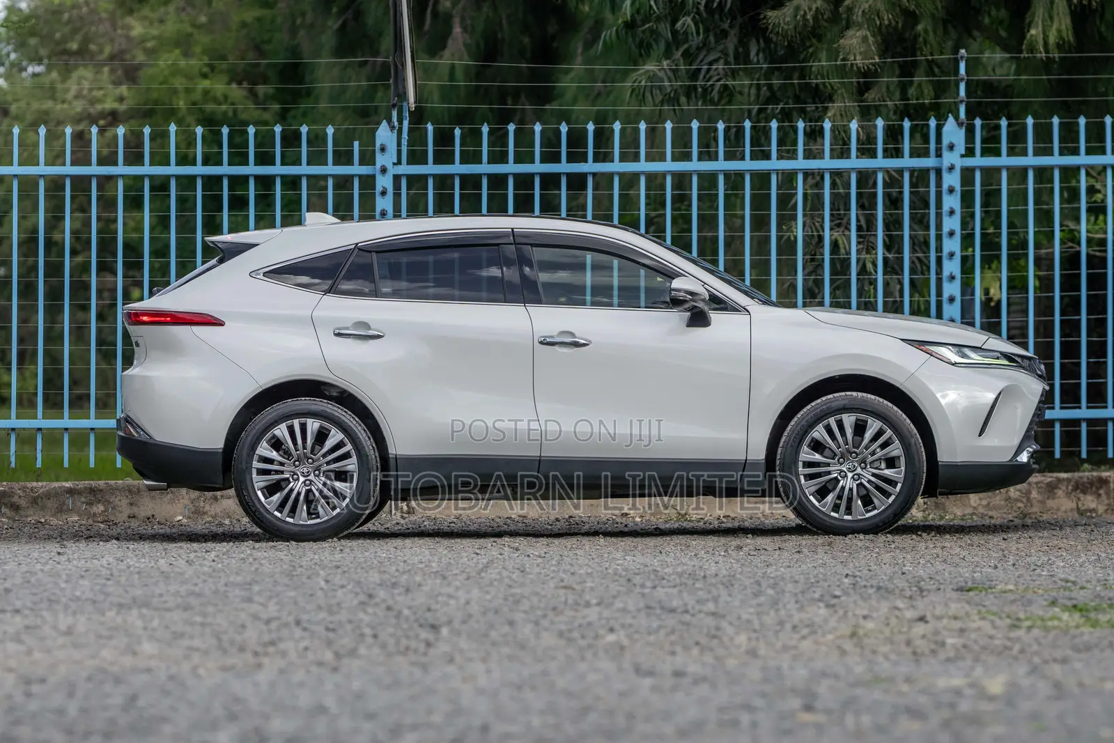 Toyota Harrier 2.5 Hybrid 4WD 2020 White