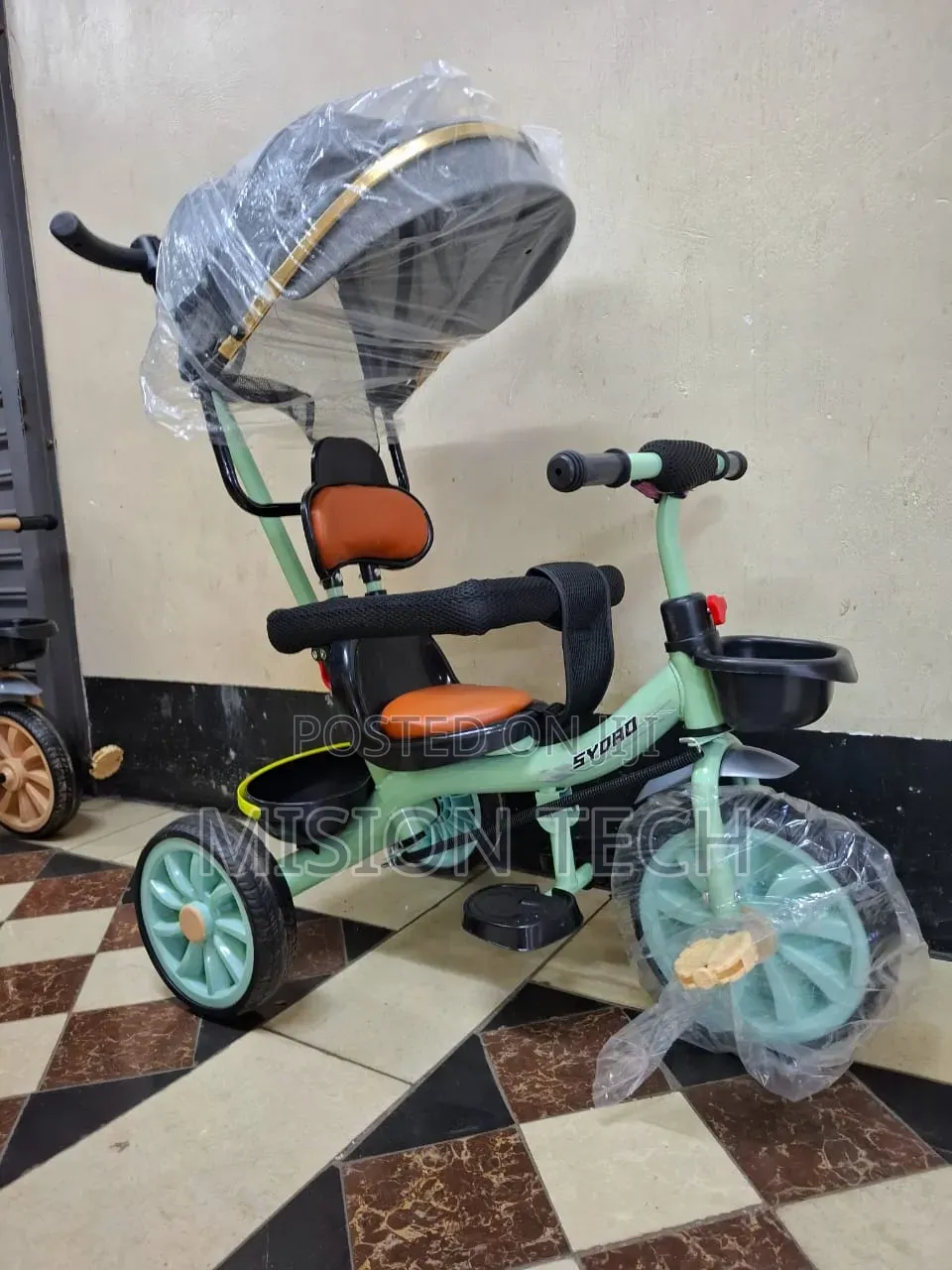 Tricycle With Canopy * 