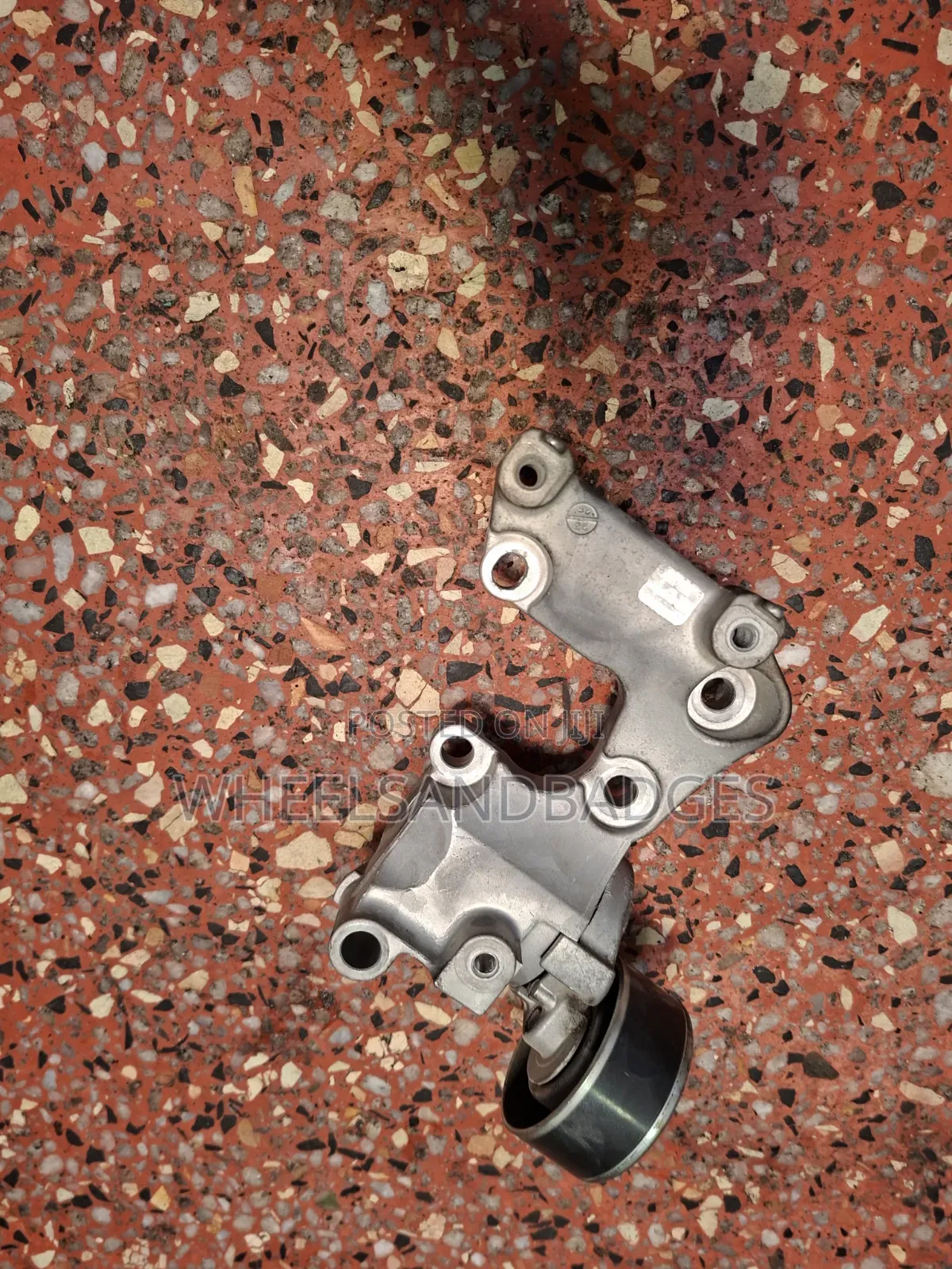 4GR (2wd)Belt Tensioner