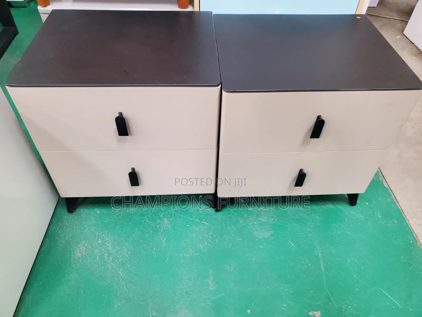 2-Drawer Nightstand Set