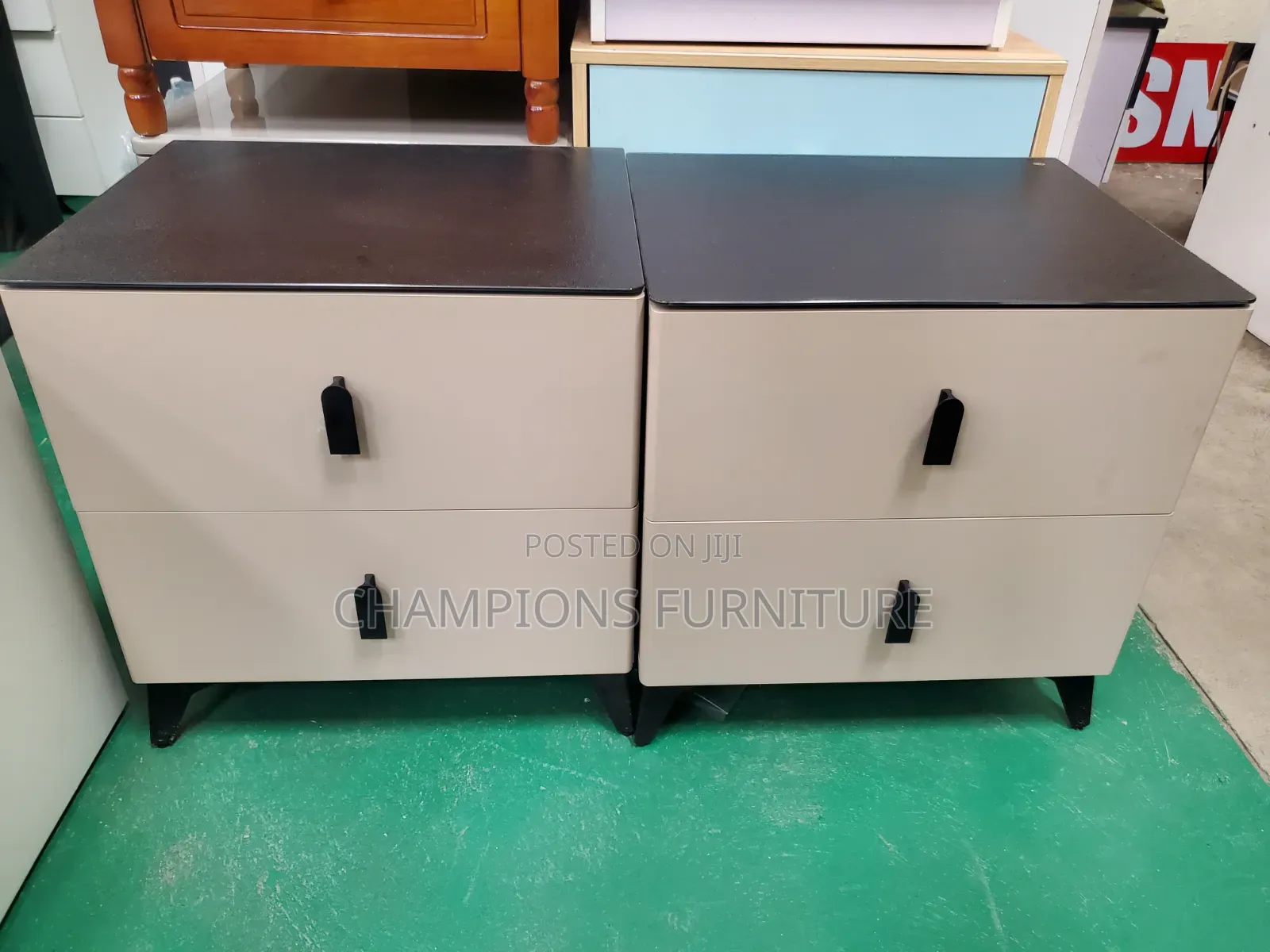 2-Drawer Nightstand Set