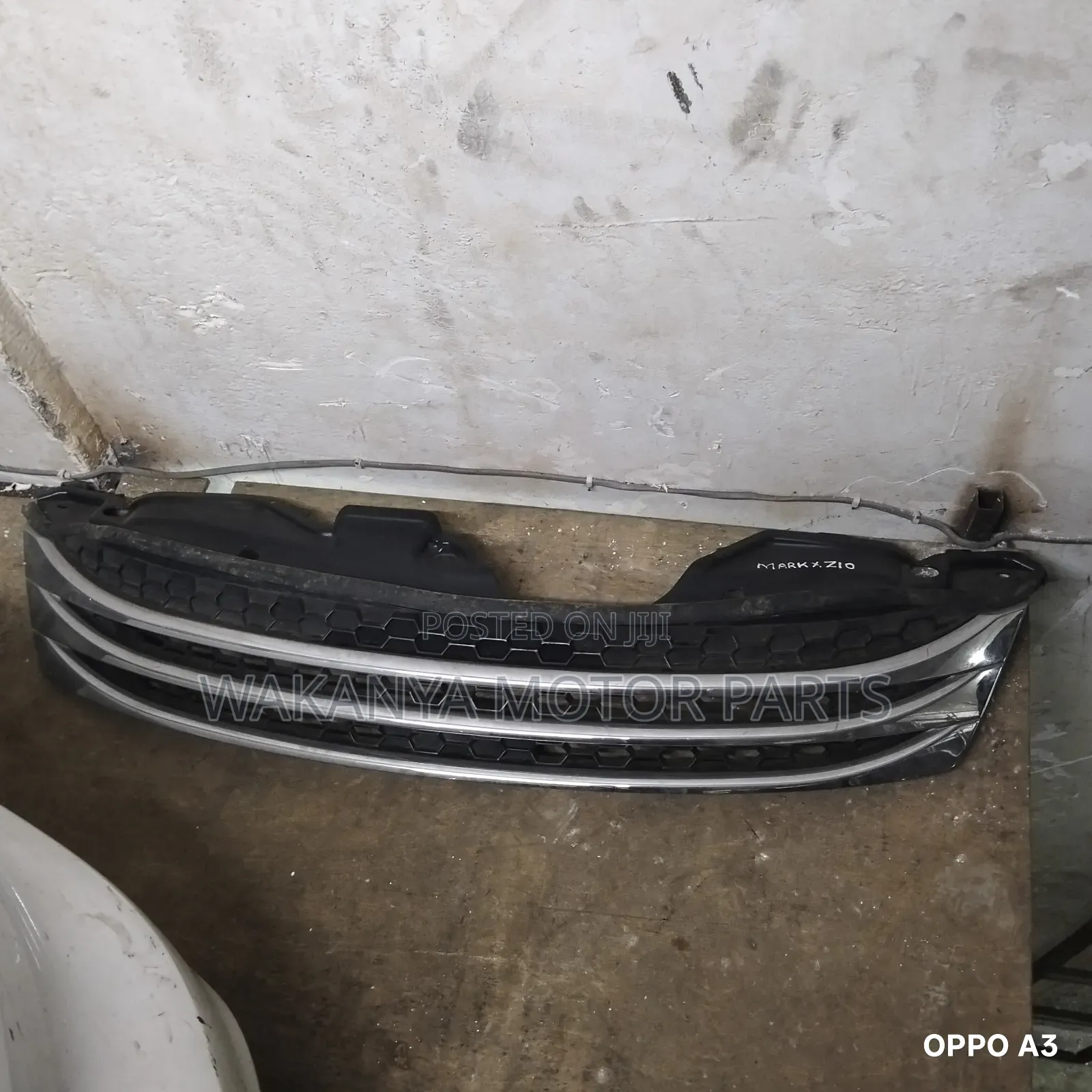 Toyota Mark X Zio Grille, Model 2010. Clean Ex Japan Motor Parts