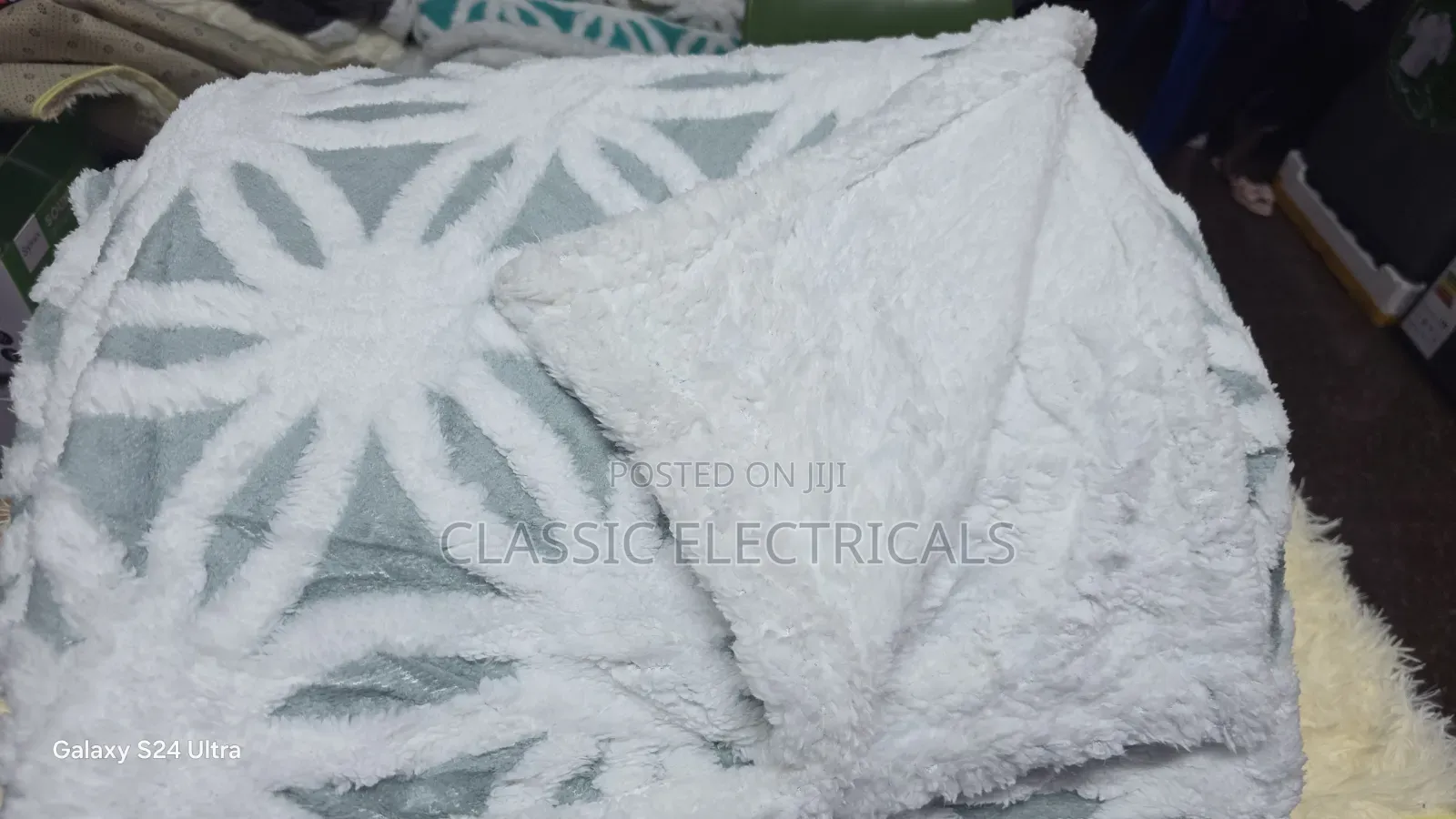 6*6 Throw Blankets Very Warm at Ksh2099.